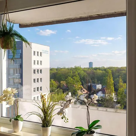 公寓 Functional & Cozy With Balcony And Workspace By Renters