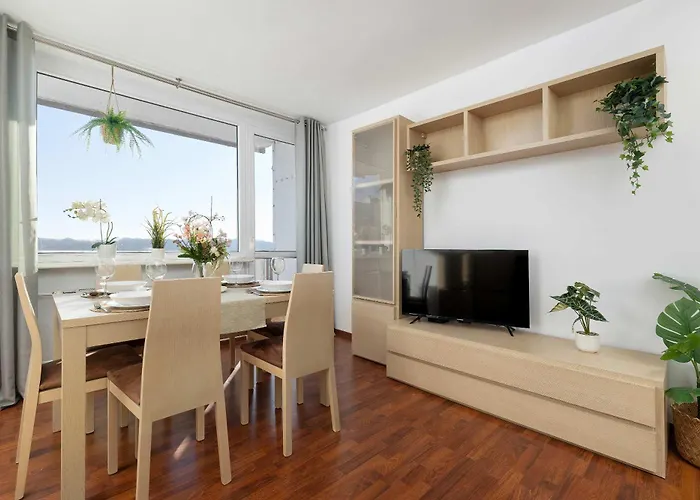 Apartament Functional & Cozy With Balcony And Workspace By Renters *