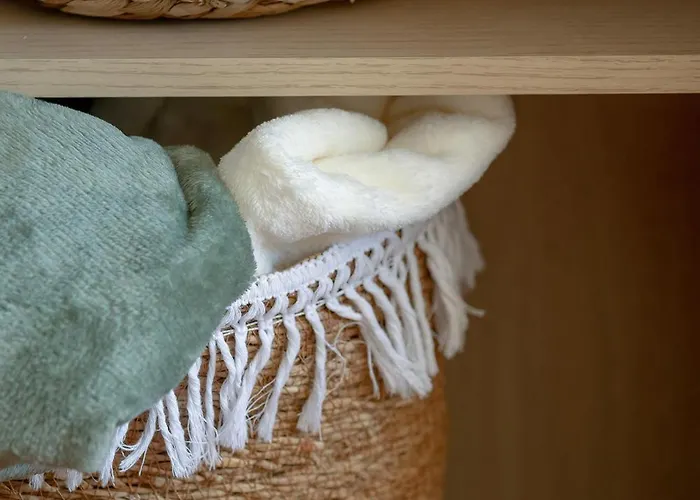 Functional & Cozy With Balcony And Workspace By Renters *