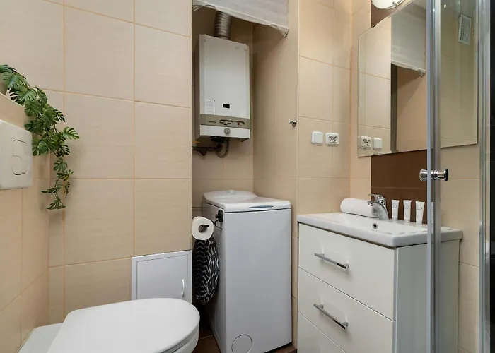 Apartament Functional & Cozy With Balcony And Workspace By Renters Katowice